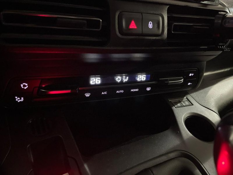 1.5 BlueHDi 102 cv ALLURE / CARPLAY / CAMERA / REGULATEUR