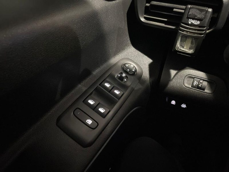 1.5 BlueHDi 102 cv ALLURE / CARPLAY / CAMERA / REGULATEUR