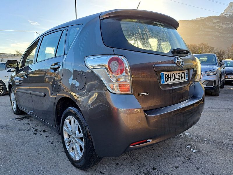 TOYOTA VERSO 2011