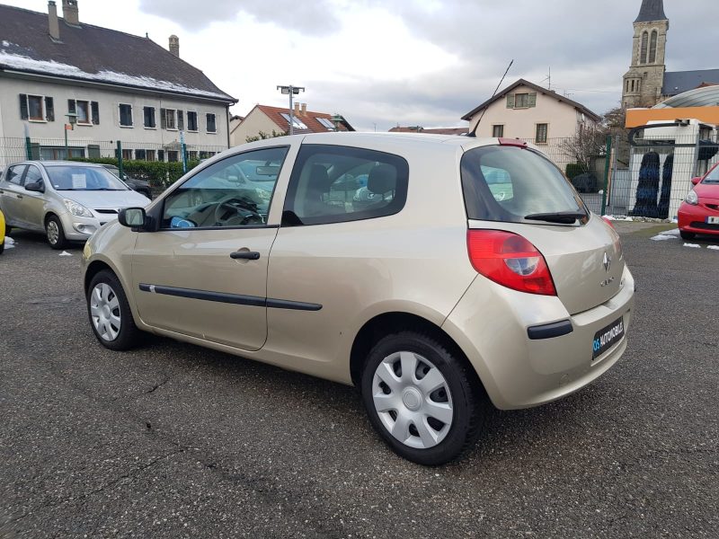 RENAULT CLIO III 1.2i 75CV DYNAMIQUE