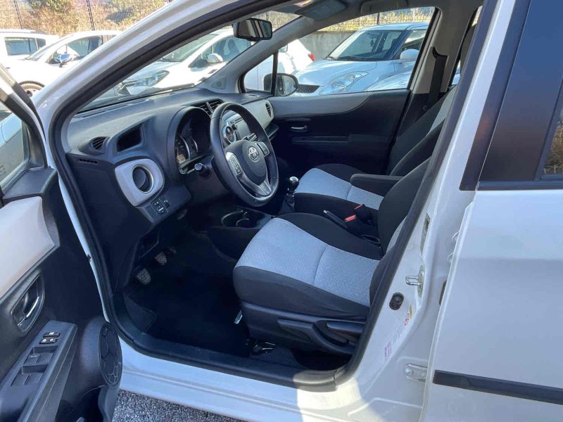 TOYOTA YARIS 2011