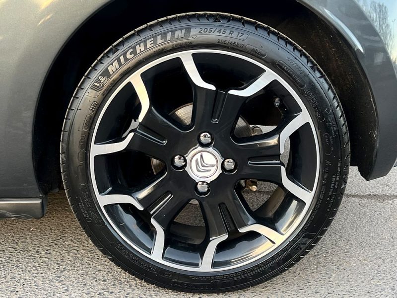 CITROEN DS3 SPORT CHIC 1.6 VTI 120 Cv BOITE AUTO CUIR GPS BLUETOOTH / CRIT AIR 1 - GARANTIE 1 AN