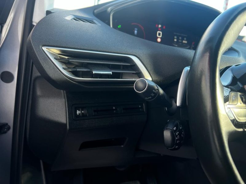 PEUGEOT 3008 II 2017