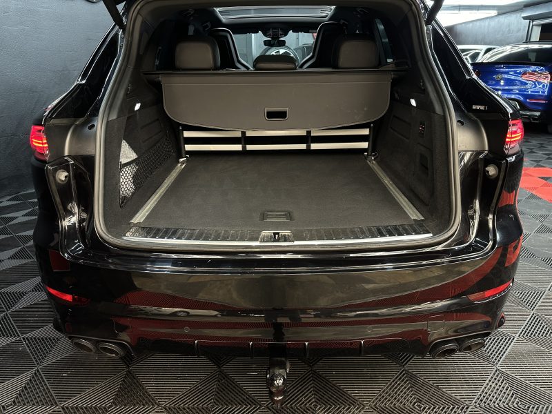 PORSCHE CAYENNE 2021