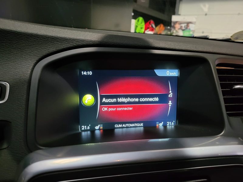 VOLVO V60 Cross Country D4 190cv Summum BVA / TOIT OUVRANT/SIEGES CHAUFFANT/CAMERA DE RECUL