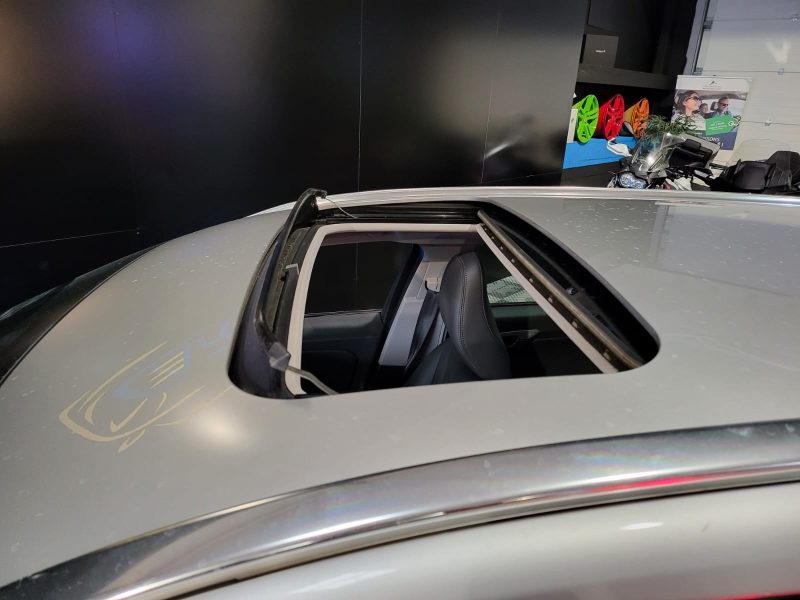 VOLVO V60 Cross Country D4 190cv Summum BVA / TOIT OUVRANT/SIEGES CHAUFFANT/CAMERA DE RECUL