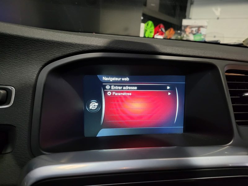 VOLVO V60 Cross Country D4 190cv Summum BVA / TOIT OUVRANT/SIEGES CHAUFFANT/CAMERA DE RECUL