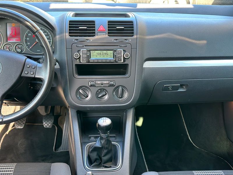 VOLKSWAGEN GOLF V 1.4 ESS UNITED PAYEZ EN 4X !