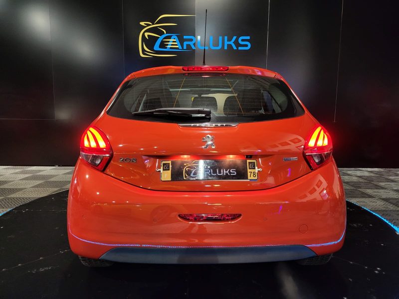 PEUGEOT 208 1.2 PureTech 82cv Allure / APPLE CARPLAY/TOIT PANORAMIQUE/SIEGES CHAUFFANT
