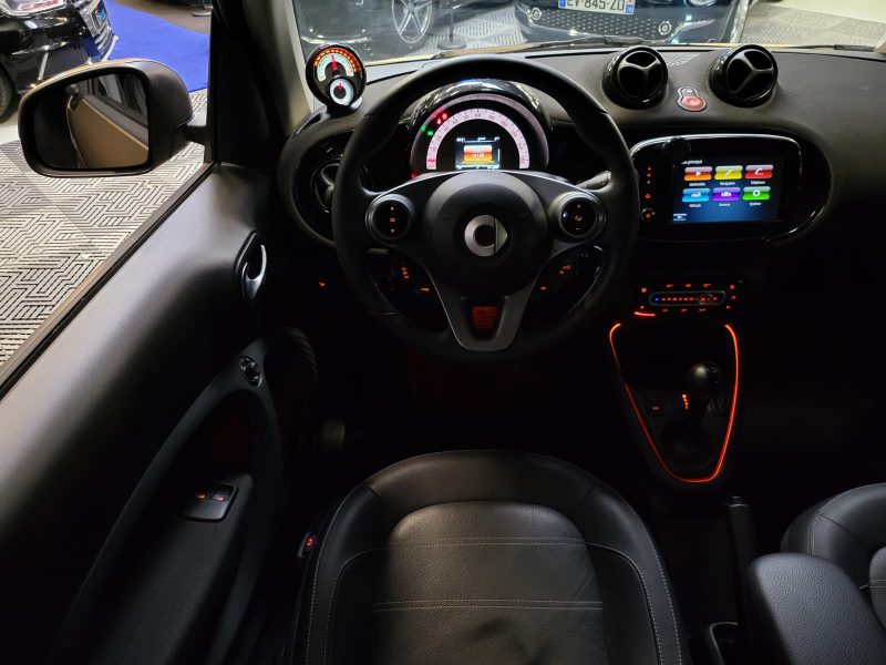 SMART FORTWO Coupé EQ POWER 82cv / TOIT PANO / SIEGES CHAUFFANTS / CAMERA