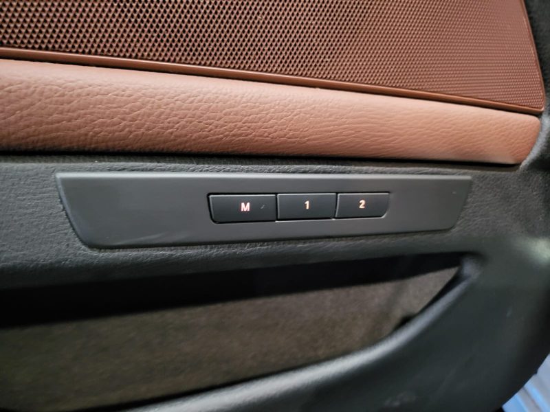 BMW SERIE 5 TOURING 520d 184cv Luxury BVA / SIEGES CHAUFFANT/AFFICHAGE TETE HAUTE/RADAR-AV-AR