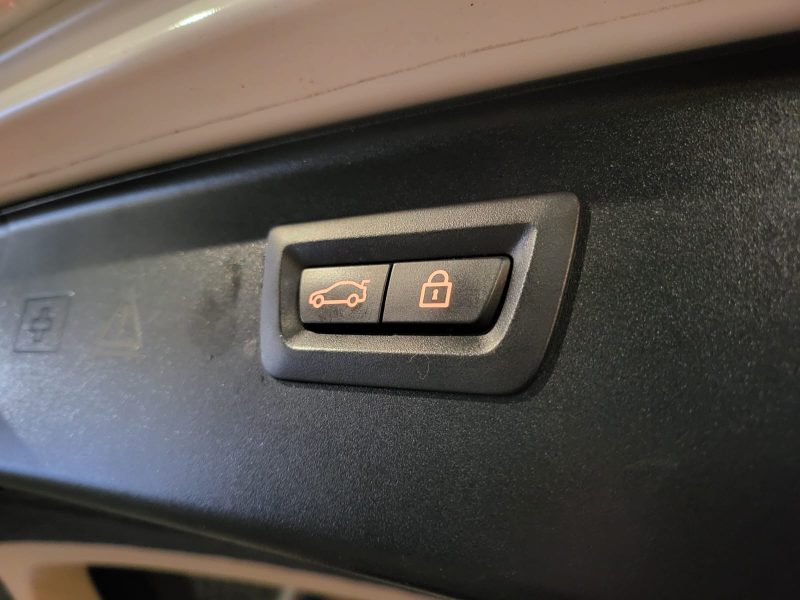 BMW SERIE 5 TOURING 520d 184cv Luxury BVA / SIEGES CHAUFFANT/AFFICHAGE TETE HAUTE/RADAR-AV-AR