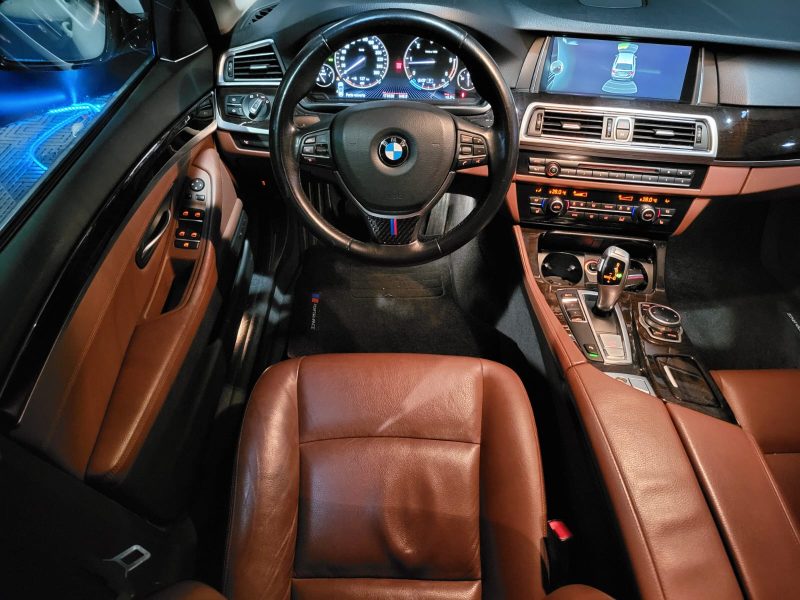 BMW SERIE 5 TOURING 520d 184cv Luxury BVA / SIEGES CHAUFFANT/AFFICHAGE TETE HAUTE/RADAR-AV-AR