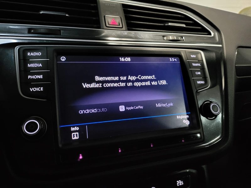 VOLKSWAGEN TIGUAN II 2.0 TDI 150cv Carat DSG7 // APPLE CARPLAY/TOIT OUVRANT/CAMERA DE RECUL