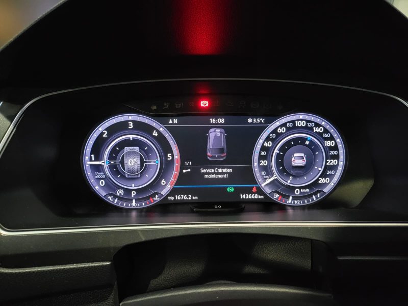 VOLKSWAGEN TIGUAN II 2.0 TDI 150cv Carat DSG7 // APPLE CARPLAY/TOIT OUVRANT/CAMERA DE RECUL