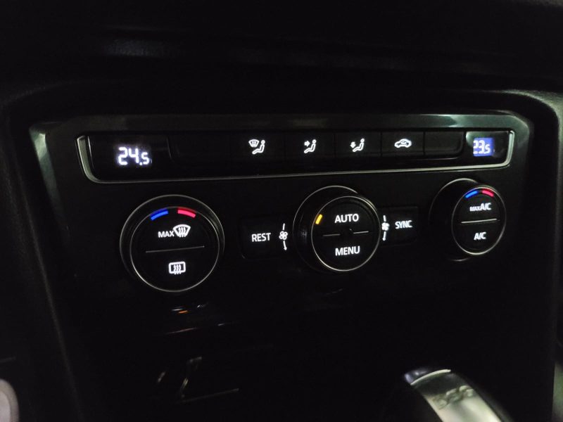 VOLKSWAGEN TIGUAN II 2.0 TDI 150cv Carat DSG7 // APPLE CARPLAY/TOIT OUVRANT/CAMERA DE RECUL