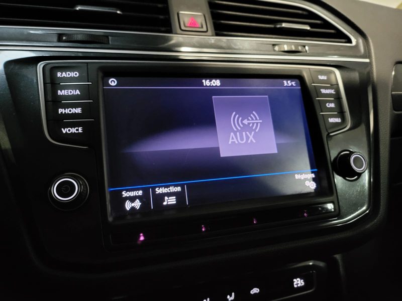 VOLKSWAGEN TIGUAN II 2.0 TDI 150cv Carat DSG7 // APPLE CARPLAY/TOIT OUVRANT/CAMERA DE RECUL