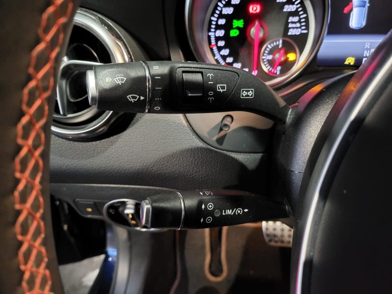 MERCEDES-BENZ GLA 200d 136cv Fascination 7G-DCT // SIEGES CHAUFFANT/CAMERA DE RECUL/RADAR-AV-AR