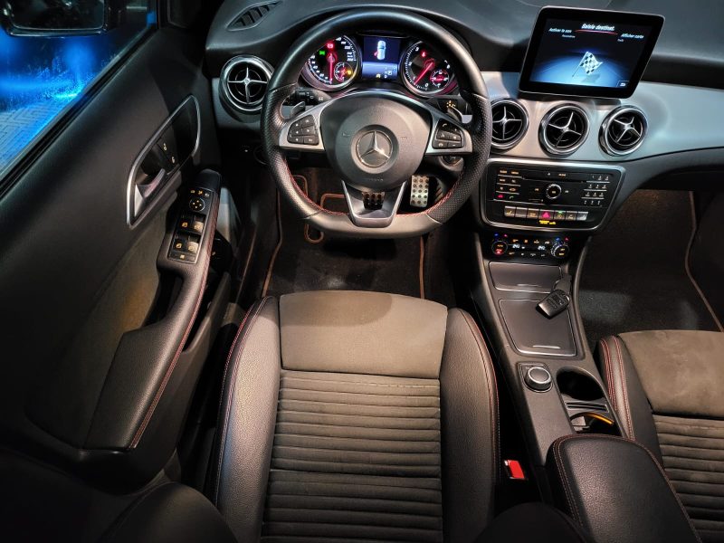 MERCEDES-BENZ GLA 200d 136cv Fascination 7G-DCT // SIEGES CHAUFFANT/CAMERA DE RECUL/RADAR-AV-AR