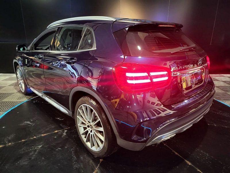 MERCEDES-BENZ GLA 200d 136cv Fascination 7G-DCT // SIEGES CHAUFFANT/CAMERA DE RECUL/RADAR-AV-AR