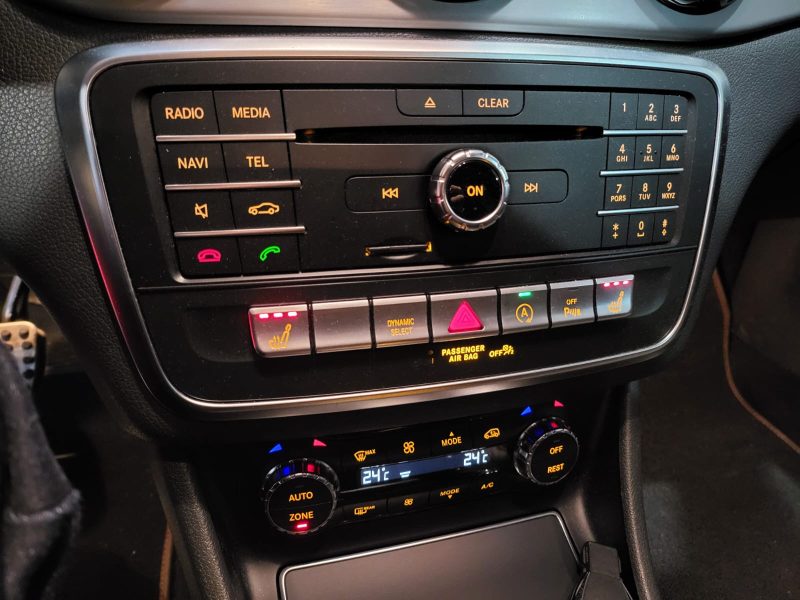 MERCEDES-BENZ GLA 200d 136cv Fascination 7G-DCT // SIEGES CHAUFFANT/CAMERA DE RECUL/RADAR-AV-AR