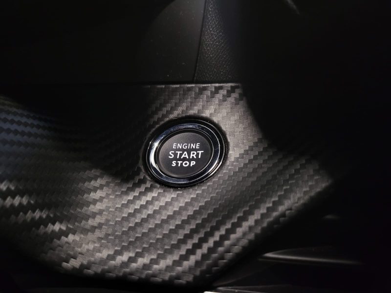 PEUGEOT 208 II 1.2 PureTech 100cv GT LINE I-COCKPIT /LUMIERE D'AMBIANCE+CAMERA+CAR PLAY/