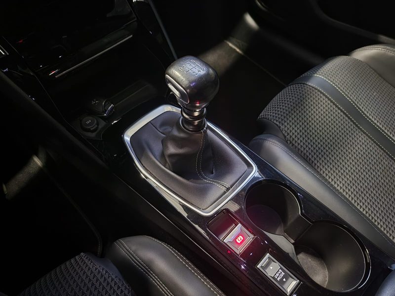 PEUGEOT 208 II 1.2 PureTech 100cv GT LINE I-COCKPIT /LUMIERE D'AMBIANCE+CAMERA+CAR PLAY/