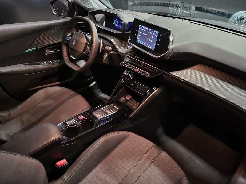 PEUGEOT 208 1.2 PURETECH 130 CV EAT8 ALLURE PACK / CAMERA DE RECUL / APPLE CAPLAY / FULL LED