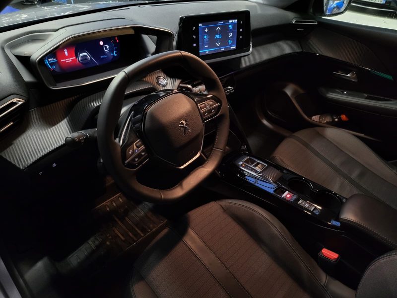 PEUGEOT 208 1.2 PURETECH 130 CV EAT8 ALLURE PACK / CAMERA DE RECUL / APPLE CAPLAY / FULL LED