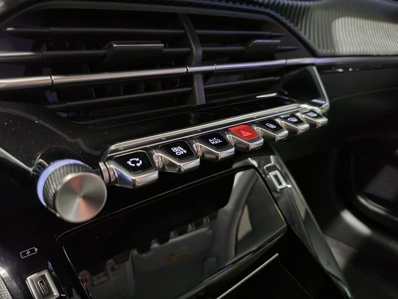 PEUGEOT 208 1.2 PURETECH 130 CV EAT8 ALLURE PACK / CAMERA DE RECUL / APPLE CAPLAY / FULL LED