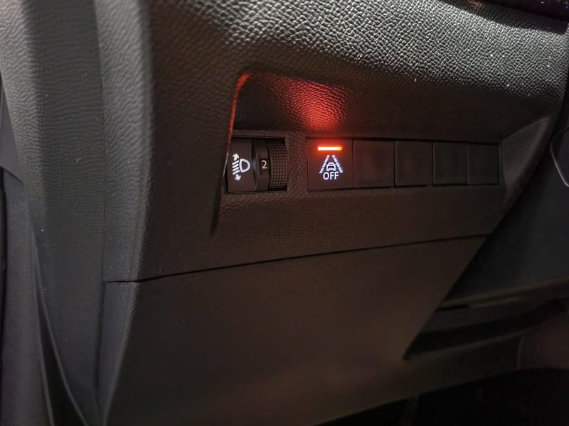 PEUGEOT 208 1.2 PURETECH 130 CV EAT8 ALLURE PACK / CAMERA DE RECUL / APPLE CAPLAY / FULL LED