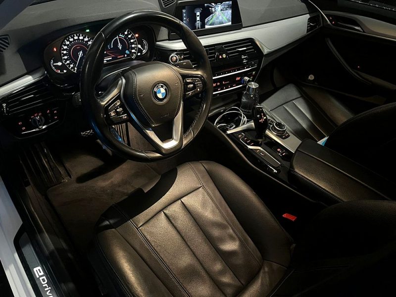 530e Hybrid 252 cv LOUNGE / CAMERA AR / REGULATEUR 