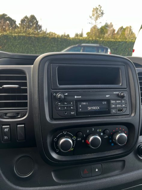 RENAULT TRAFIC III  2021