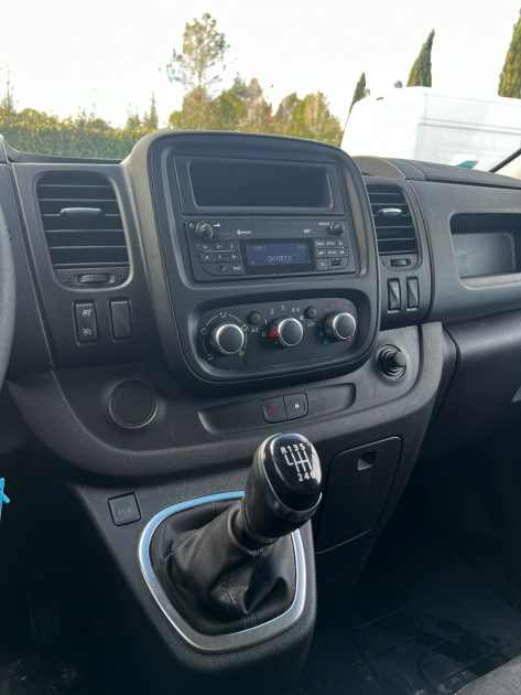 RENAULT TRAFIC III  2021