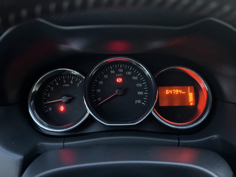 DACIA DUSTER 4x2 1.5 DCI 110 Cv 1ERE MAIN / GPS BLUETOOTH REGULATEUR / 64 700 KMS - GARANTIE 1 AN