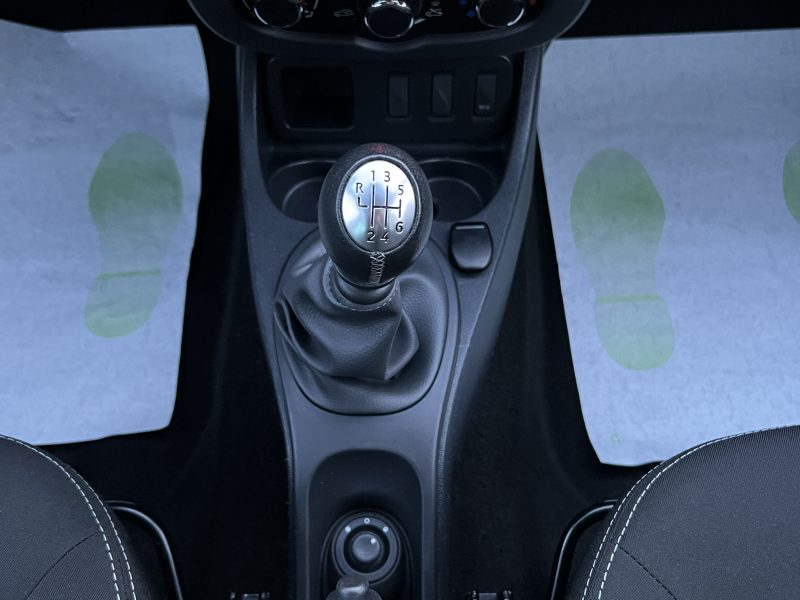 DACIA DUSTER 4x2 1.5 DCI 110 Cv 1ERE MAIN / GPS BLUETOOTH REGULATEUR / 64 700 KMS - GARANTIE 1 AN