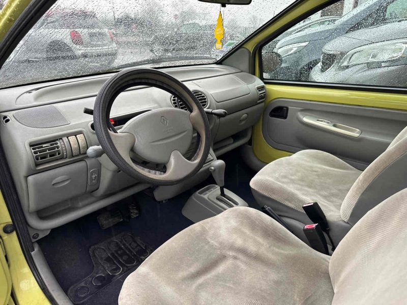 RENAULT TWINGO I 2000