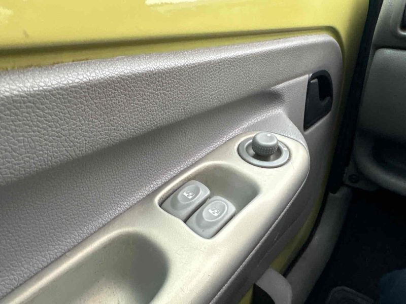 RENAULT TWINGO I 2000