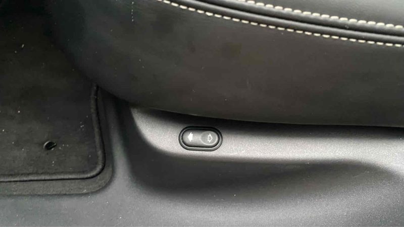 LAND ROVER RANGE ROVER VELAR 2.0 D240 SE R DYNAMIQUE 4x4 TOIT PANO SIEGE MASSANT HIFI MERIDIAN