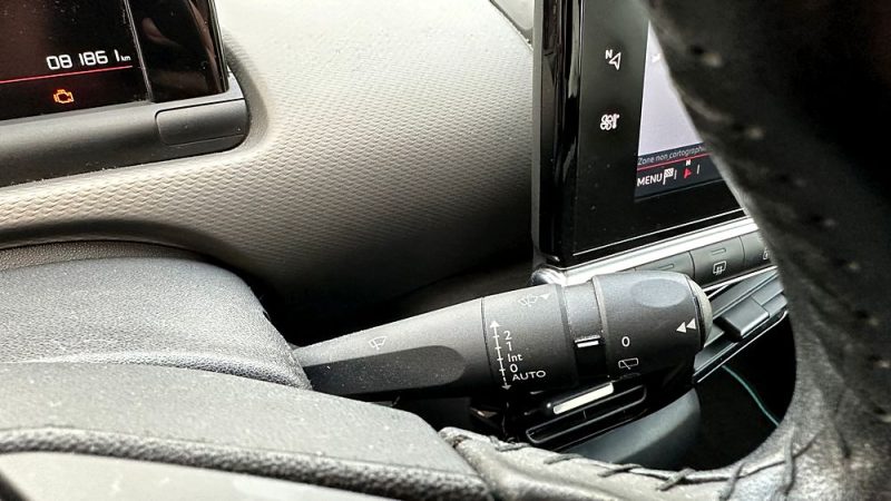 CITROEN C4 CACTUS 130 SHINE