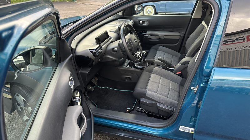 CITROEN C4 CACTUS 130 SHINE