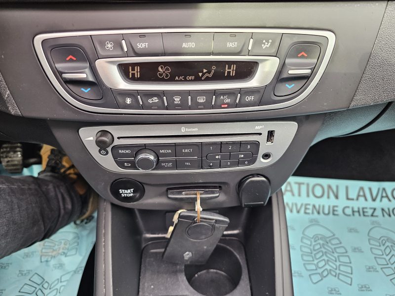 RENAULT MEGANE  ESTATE 1.5 DCI 110 CH FULL OPTION GPS TOIT OUVRANT 