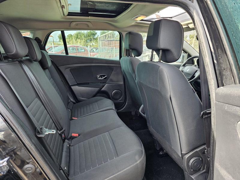 RENAULT MEGANE  ESTATE 1.5 DCI 110 CH FULL OPTION GPS TOIT OUVRANT 