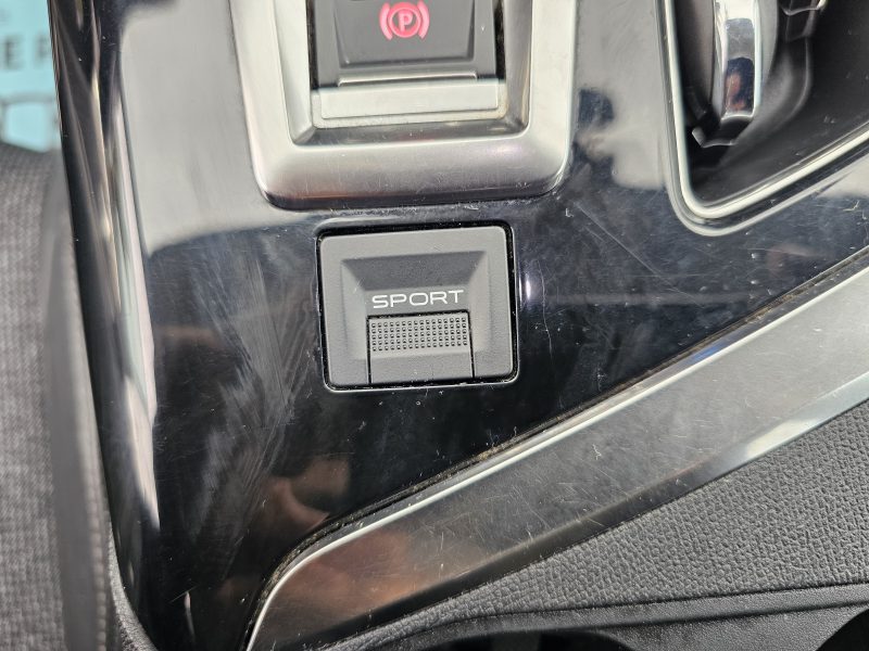 PEUGEOT 5008 1.6 HDI 120 CH BOITE AUTO 7 PLACES 