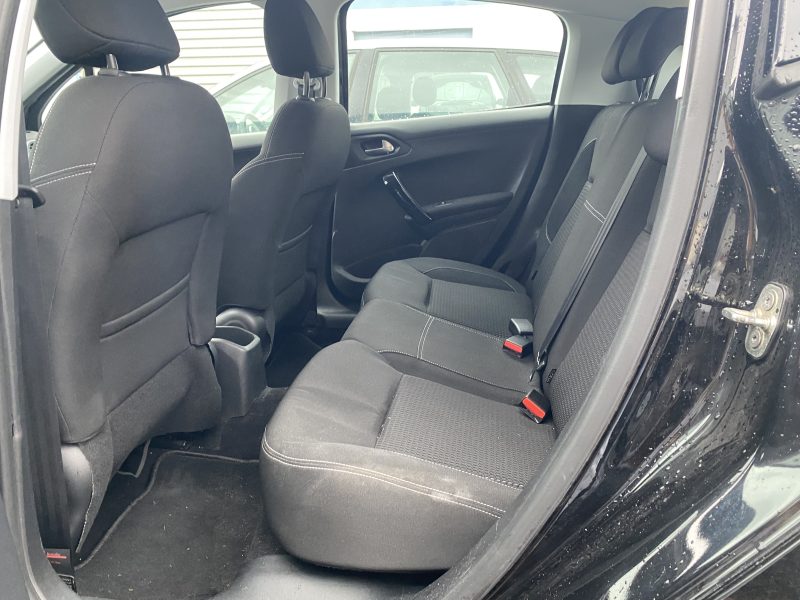 PEUGEOT 208 ALLURE 1.2 L PURE TECH 110 ch