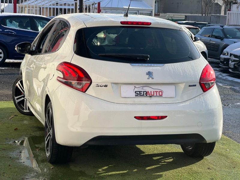 PEUGEOT 208 2015