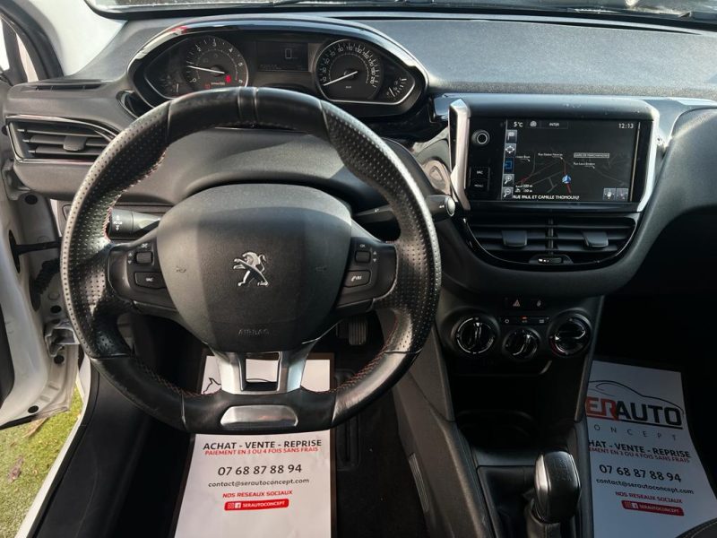 PEUGEOT 208 2015
