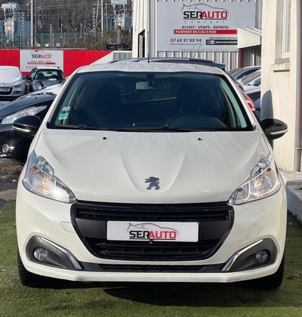 PEUGEOT 208 2015