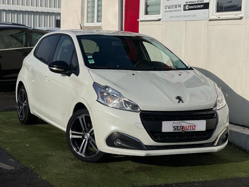 PEUGEOT 208 2015