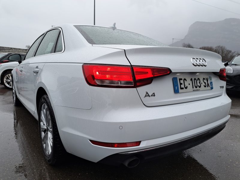 AUDI A4  2016
